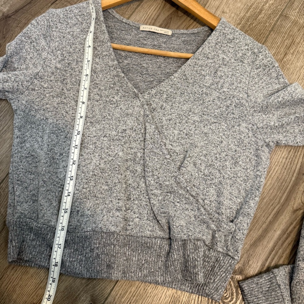 Gray Wrap Sweater and Black Shorts Set S/M - Picture 5 of 7